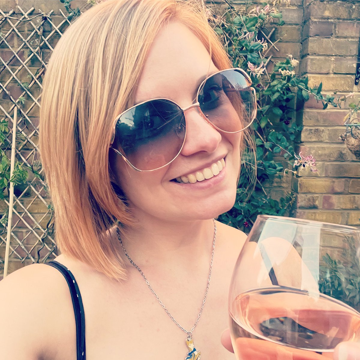 It’s summer so it only seemed appropriate to dye my hair to match my wine and sunglasses…rosé Rosie…🤣