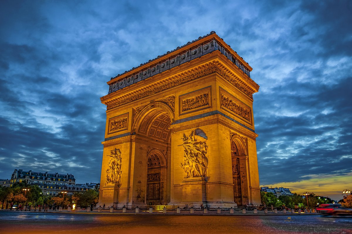 📌Get stunning views of the #French capital from the #ArcdeTriomphe, the only highest peak of the #Champs-Elysées! Later, enjoy a serene #cruise along the #RiverSeine and spot the city's top highlights.

👉ow.ly/rH3t50KfMuz