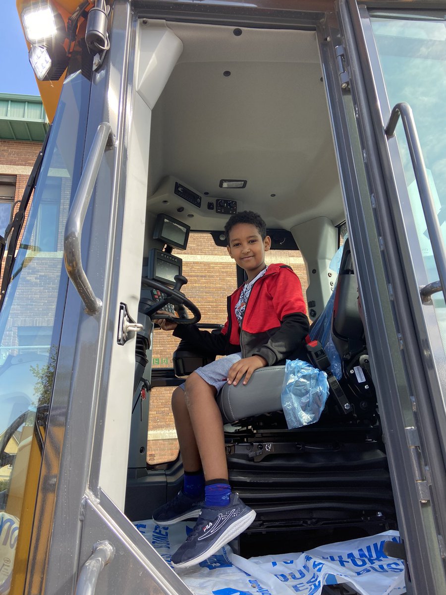 Mrs. Giesbrecht (@_mrsgiesbrecht) on Twitter photo Celebrated our last day of camp with a special visit from Mrs. Barilla’s husband and a trip to the library! We had a BLAST checking out the loader and even getting to sit inside! #SummerSuccess <a href="/UnitedWayRegina/">United Way Regina</a> Celebrated our last day of camp with a special visit from Mrs. Barilla’s husband and a trip to the library! We had a BLAST checking out the loader and even getting to sit inside! #SummerSuccess <a href="/UnitedWayRegina/">United Way Regina</a>