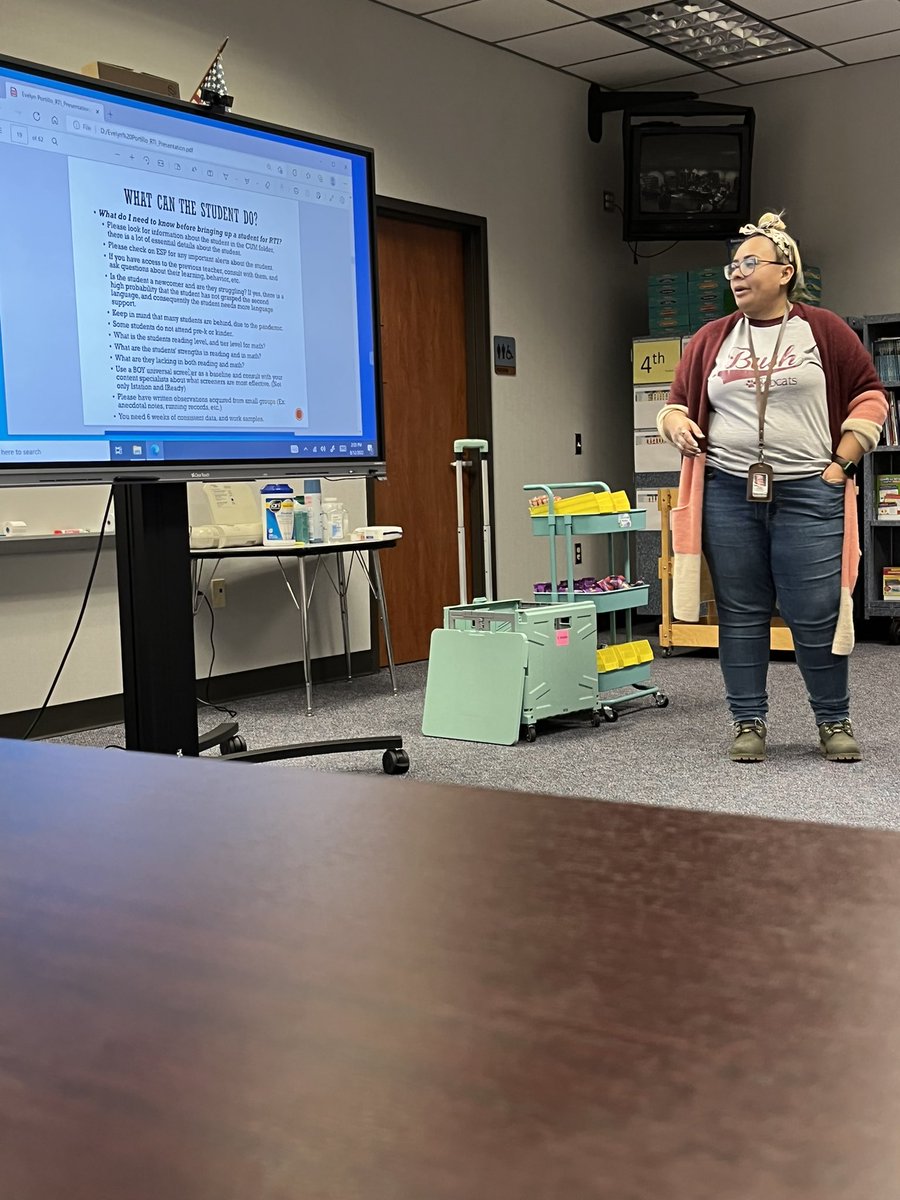 IESANCHE1's tweet photo. @evelynazalia in action sharing info about RTi2/MTSS process. https://t.co/DLGOAdnQYk