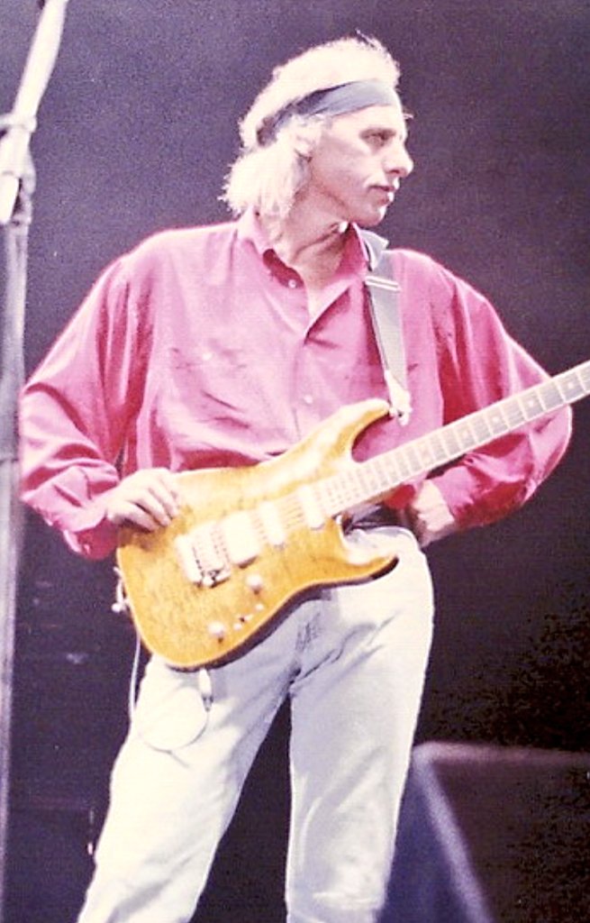 Happy Birthday Mark Knopfler!!!       