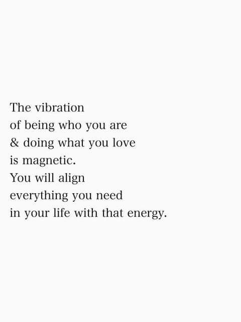 HopeIsTheVibes's tweet photo. ✨🤍 Be Yourself🥰😊 🤍✨ #hopeisthevibe #holdingontopositiveenergy #powerfulmessages #beyourtrueself #shineyourlight #BeThatLight https://t.co/I98sYnQdEc