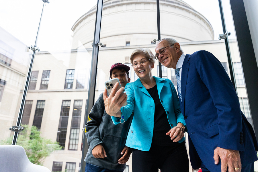 MIT's tweet photo. U.S. Sen. Elizabeth Warren visits MIT to celebrate passage of CHIPS and Science Act: The Massachusetts senator toured MIT.nano and held a roundtable with university leaders to discuss how the new law could advance research and education in the state. https://t.co/ZNaYX38bSC https://t.co/NemYbSv1la