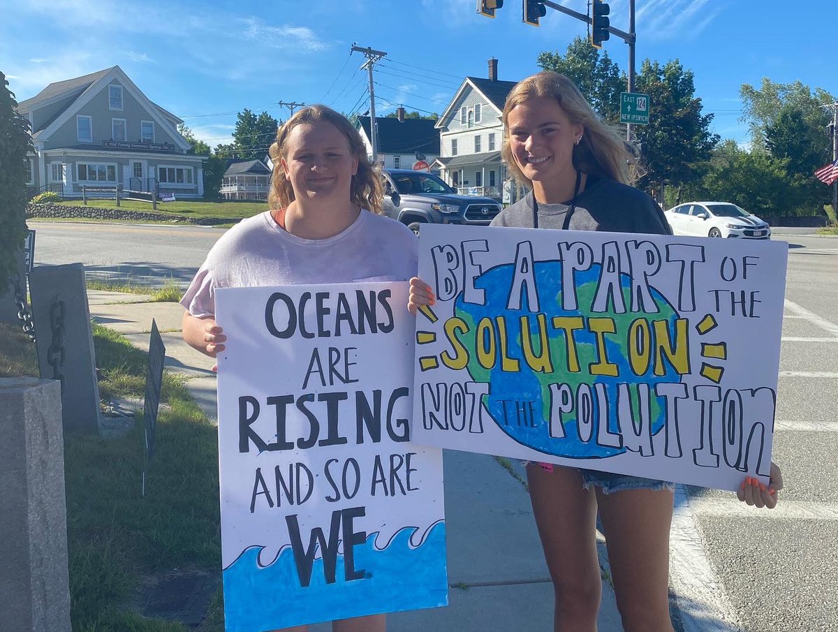 Climate Strike Week 87. 🗣🪧👋🏻

Happy International Youth Day!🫶🏽

🔊We must highlight and amplify youth climate activists all around the world who are taking action and fighting for the right to a healthy planet and future. 

#FridaysForFuture 
#InternationalYouthDay