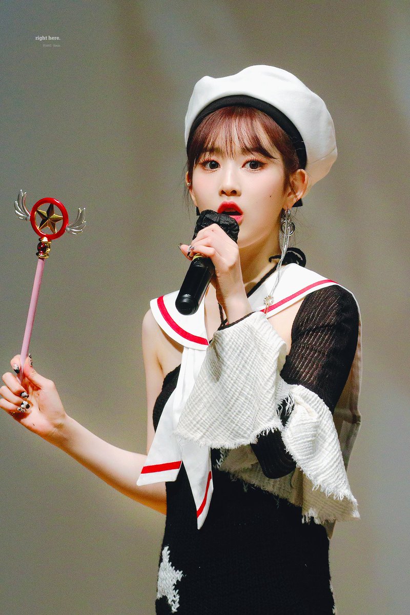 righthere_81's tweet photo. 220805 너무너무조아😚 #스테이씨 #STAYC #시은 #SIEUN https://t.co/yizNjuAUIq