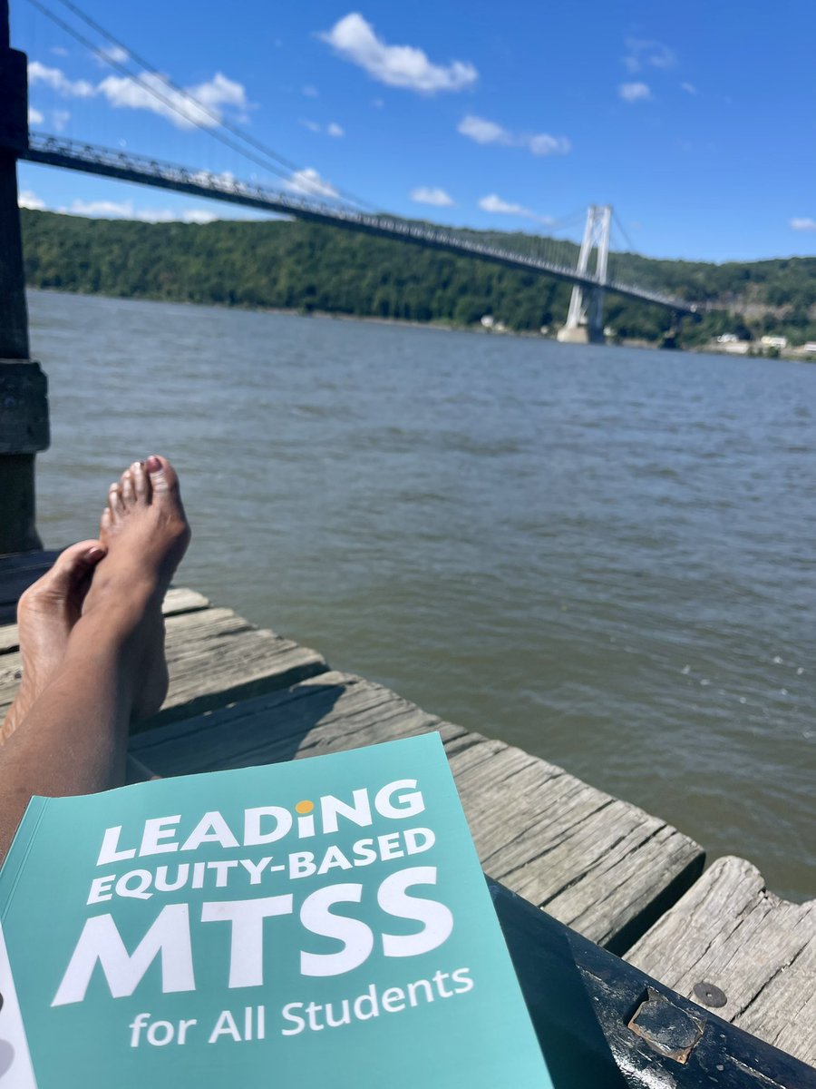 Scheeatow's tweet image. I am beyond grateful for this beautiful weather to be able to work outdoors. #RemoteWork #ConferencePrep I am loving this book! #myHappyPlace