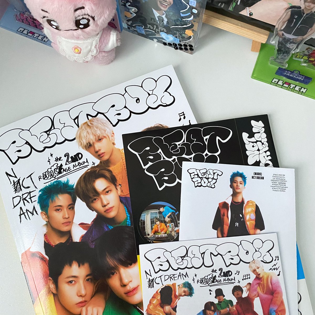 acupoftaro's tweet photo. 🐰🐱 PH ONLY | JAEMIN DAY GA 

hi!! it’s officially jaem holiday so ill give away:
✨ 1 beatbox newschool (complete inclus, random pc) 
✨ 1 jaem glimo postcard 
✨ 1 random universe tc set and 1 nct smcu emblem

like and rt, follow, reply tags

i’ll announce sun, 7:13PM PHT!! 💗 https://t.co/eIRboPaC8J