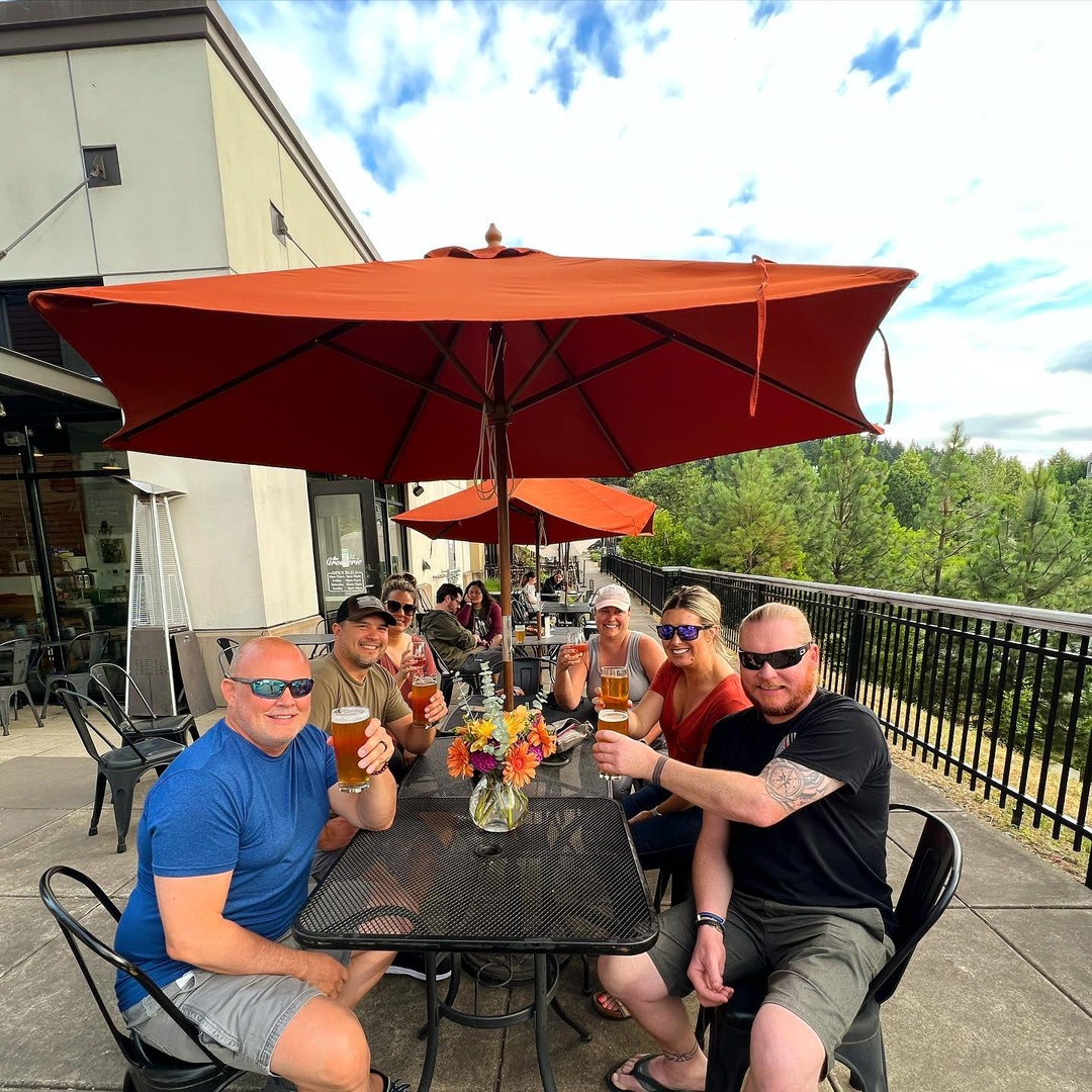 ProgressRidgeTS's tweet photo. Cheers to the weekend 😎 Enjoy the joys of summer with your favorite people and brews at The Growlerie! https://t.co/fYdHAV7F8q