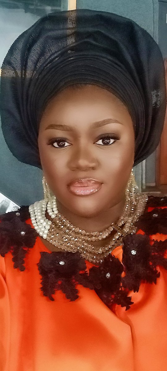 EVAEZI1's tweet image. Another day...another job. Oluwa we are grateful #actor #model #koolboks #commercial #RichAunty