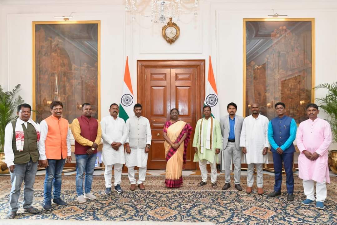 psdeogam's tweet photo. Fullfil our demand.
#hofor8thschedule
#missionholanguage
#howarrior
#warangchiti
@rashtrapatibhvn
@sasmitpatra
@achyuta_samanta
@narendramodi https://t.co/o5vrCmaaYT