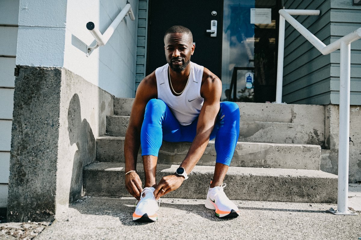 Our limited edition Surge Blue K1 Tempos, engineered with medical-grade knee bracing, were inspired by the energetic, confident, and competitive athlete. These supportive tights are perfect for those who seek to boldly manage the daily wear and tear of their fitness routines.
