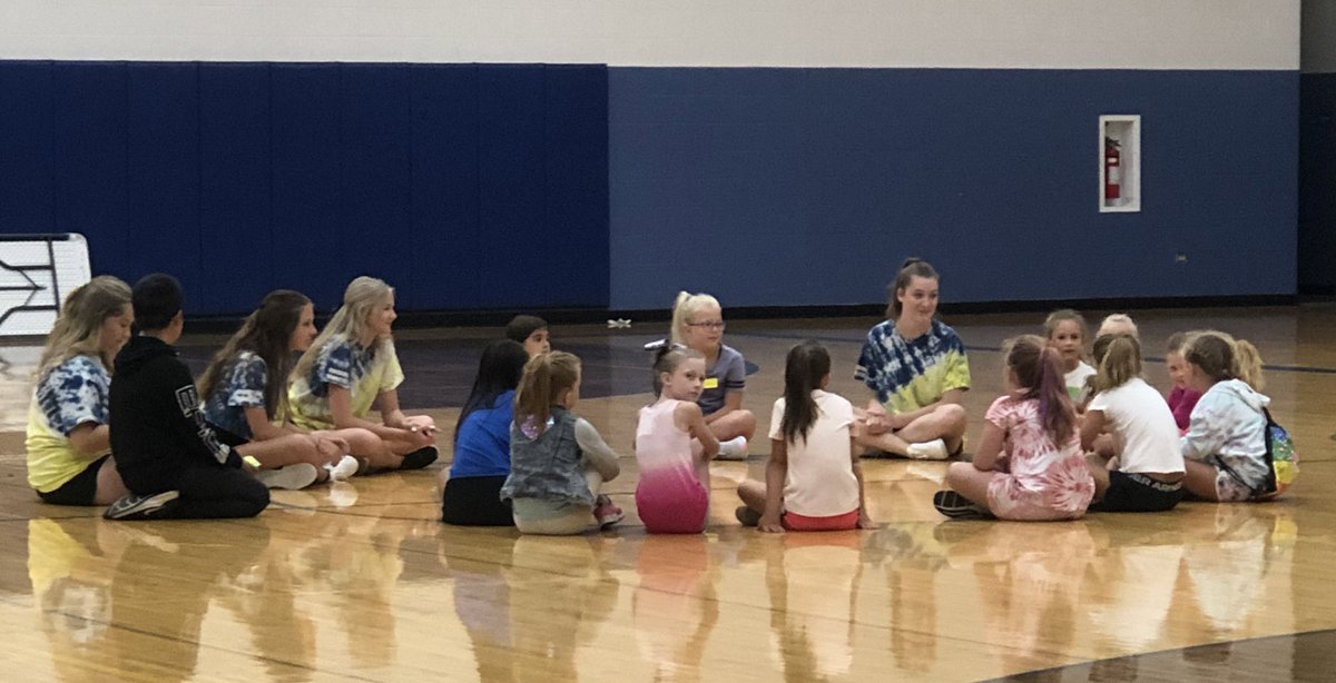 Hawkettes_JHS's tweet photo. @JHSSkyhawks @JohnsburgSD12 Our Hawkettes in training were awesome today! They learned and performed an entire routine in 2 hours!! So proud & impressed😊💙💛 #dancelikeahawkette come to the Gatorade Bowl next Friday to watch them perform! https://t.co/blmxdo5lUl