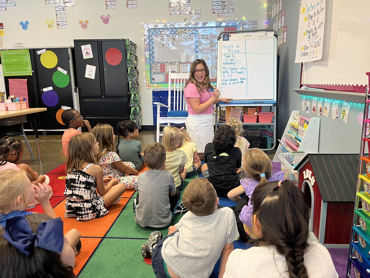 annie_starnes's tweet photo. Such an exciting first week back @bristowelem https://t.co/TOQFYJHuJX