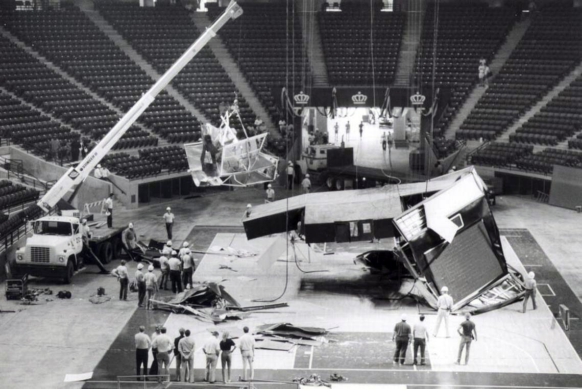 NBACobwebs's tweet photo. August 12, 1988: The 40,000-pound scoreboard in the new Charlotte Coliseum falls onto the playing surface, destroying the scoreboard and the Hornets’ new floor.

Debris was removed &amp; the old Charlotte Coliseum floor was installed prior to a pair of exhibition games that evening. https://t.co/zUQBmUeBzI