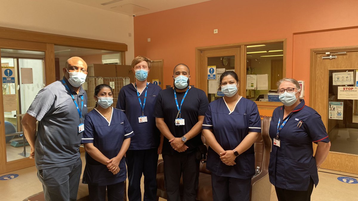 zoelizprince's tweet photo. Honoured to be at CV today 2 welcome our first International Recruits into MH Care Division. Noirin and Okey on hand providing pastoral support as ever. Clinical visit also to Peasley Cross wards thanks to staff from Taylor and Iris wards for supporting my visit #freeupfriday https://t.co/kSjSrDpYDD