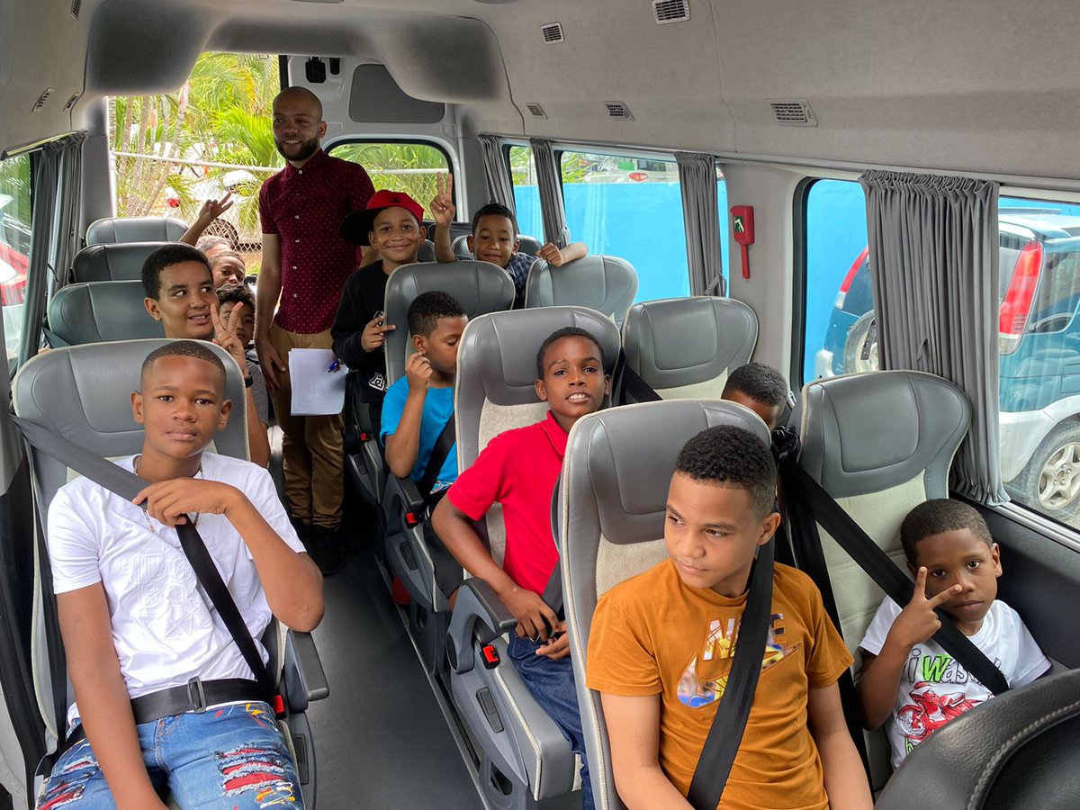 HemofiliaRD's tweet photo. Felices nuestros muchachos rumbo al #CampamentoYoSiPuedo Renacer 2022 de niños y jóvenes con #Hemofilia de la República Dominicana 🇩🇴

@coalicionameric 
@cesargarridod 
@wfhemophilia 
@FendiBisono 
@juanepolanco 
@albuccasis https://t.co/IyttsFiTXT