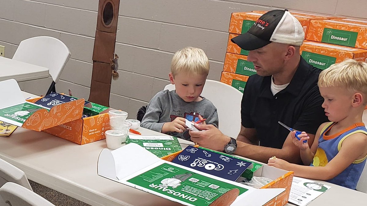 OhioLibraryCncl's tweet photo. We did it! We delivered 25,000 @COSI Learning Lunchboxes across the state this summer! Special thanks to @EuclidLibrary, Shelby County Libraries & Findlay-Hancock County Public Library @fhcpl for helping us distribute kits this week. Let the fun begin! #LearningWithOhioLibraries https://t.co/EfvFazdhO4
