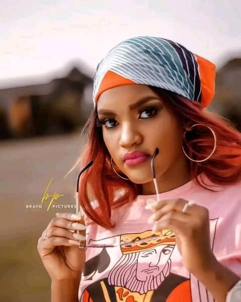 Pro_Devarshi's tweet photo. @visionradio891 Hi #Ivan, #Trypheen and #Kenny thanks for the show please kindly play for me #SweetLoveSongs(Oliwange) by Fille and have a special weekend my besties ❤️❤️❤️❤️❤️❤️❤️❤️❤️ ❤️❤️❤️❤️❤️ https://t.co/ZkEtI0fJp2