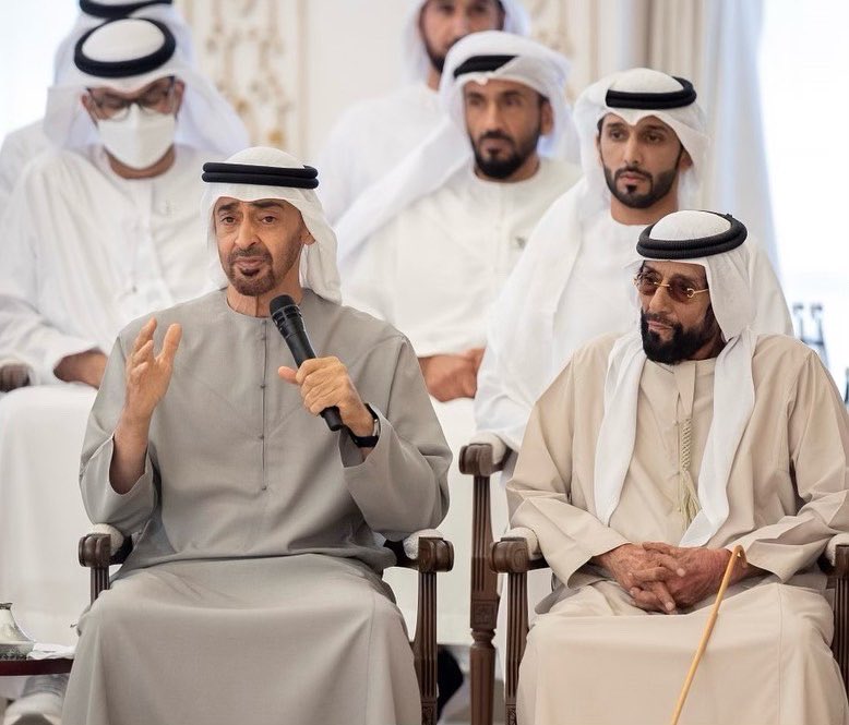 futuae's tweet photo. تشرفت انا ومجموعة من شباب الامارات المبدعين في مختلف المجالات بلقاء سيدي صاحب السمو الشيخ محمد بن زايد آل نهيان رئيس الدولة حفظه الله

حفظ الله رئيس الدولة وشيوخ الامارات وقادتها🤲🏽 

صور راح افتخر فيها طول العمر ♥️🇦🇪 https://t.co/W7mFPW9kIw
