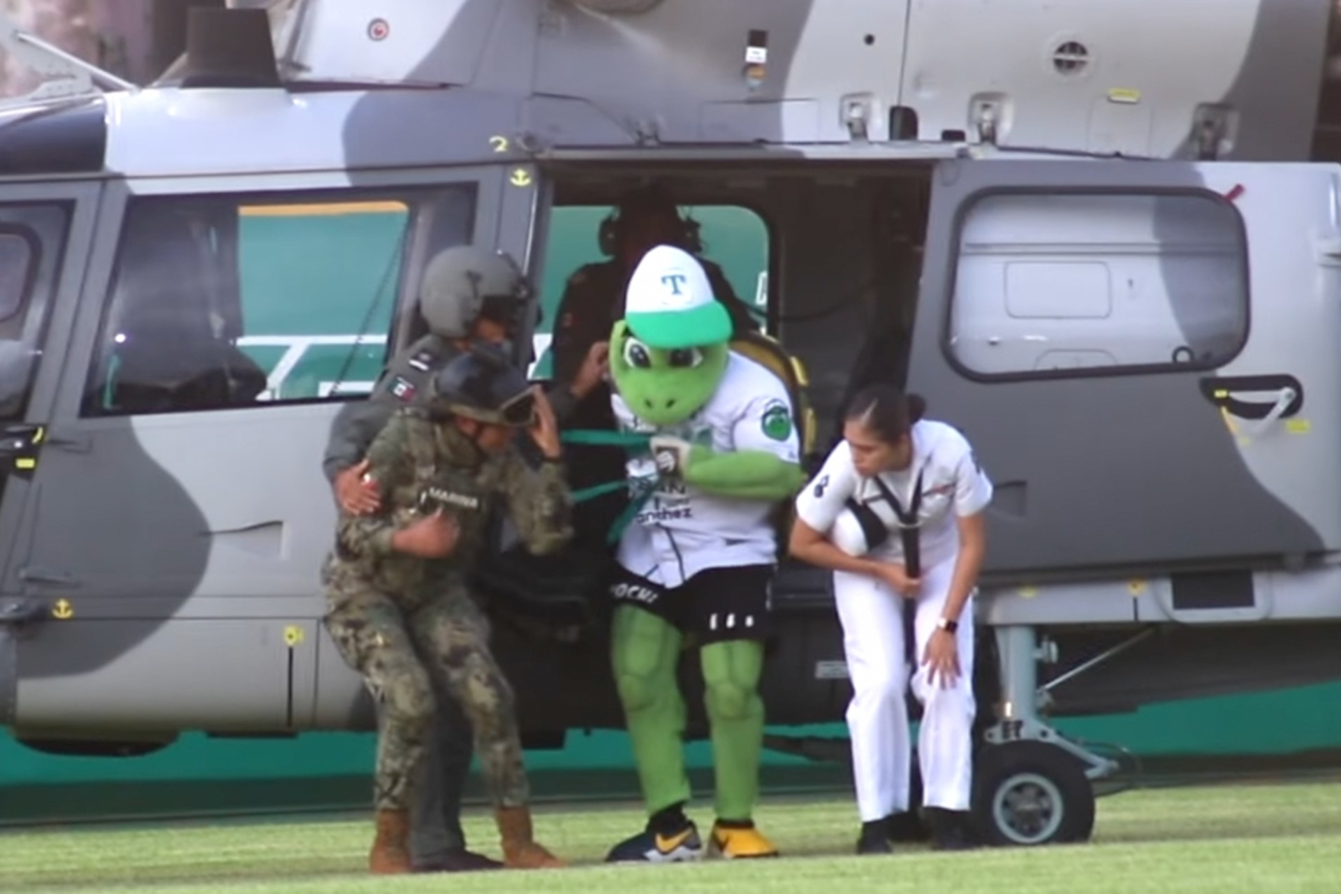 López justifica uso de helicóptero de la Marina