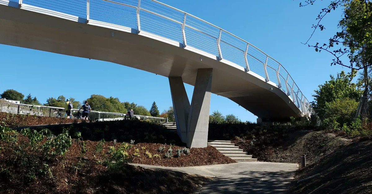 jackopacko's tweet photo. New Stockingfield Bridge on Clyde &amp; Forth Canal in #Glasgow, looks impressive, especially on a day with clear blue sky. Opening in September 2022. As it is only 20 minutes walk from the studio, you will see me posting more pictures of it for sure.
#scottishcanals https://t.co/GiEwYiNRTJ