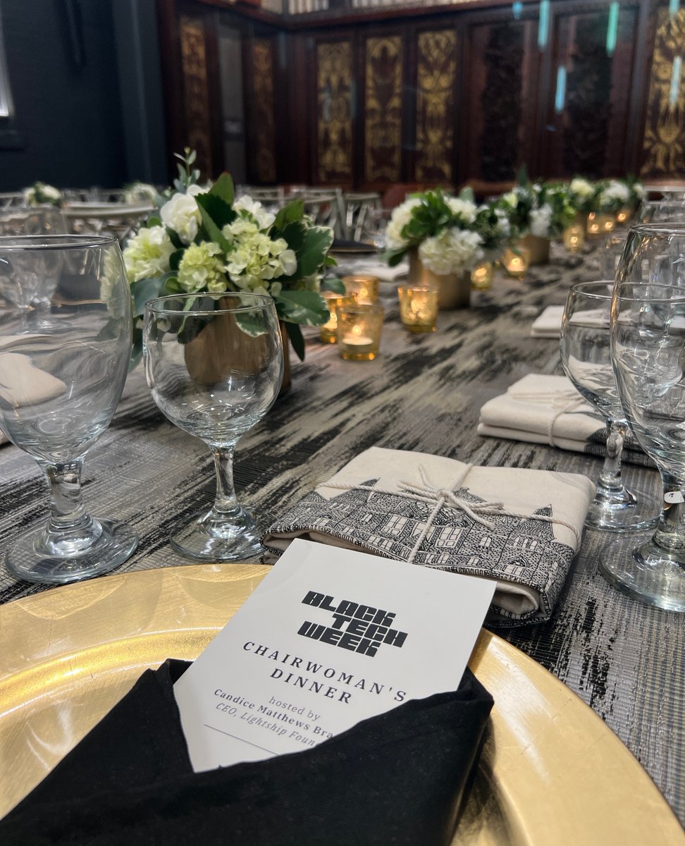 Still not over the <a href="/BlackTechWeek/">Black Tech Week</a> Chairwoman's Dinner hosted by <a href="/lightshipfound/">Lightship Foundation</a>! The Taft Suite in <a href="/MusicHallCincy/">Music Hall Cincy</a> was the perfect setting for this elevated 3-course dinner courtesy of <a href="/soleilkitchen/">Soleil Kitchen</a>, complete with a beautiful guest gift, a tea towel printed by <a href="/sktceramics/">SKT Ceramics</a>!