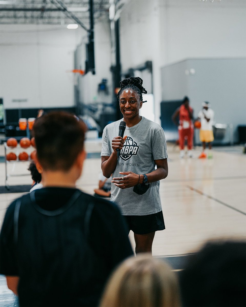 Shoutout to @TheWNBPA President and @LASparks star @nnekaogwumike for helping us wrap up a successful NBPA Camp 🙌 

On the last day of camp, Nneka spoke to campers about her basketball journey and career in the WNBA. #NBPATrainWithUs