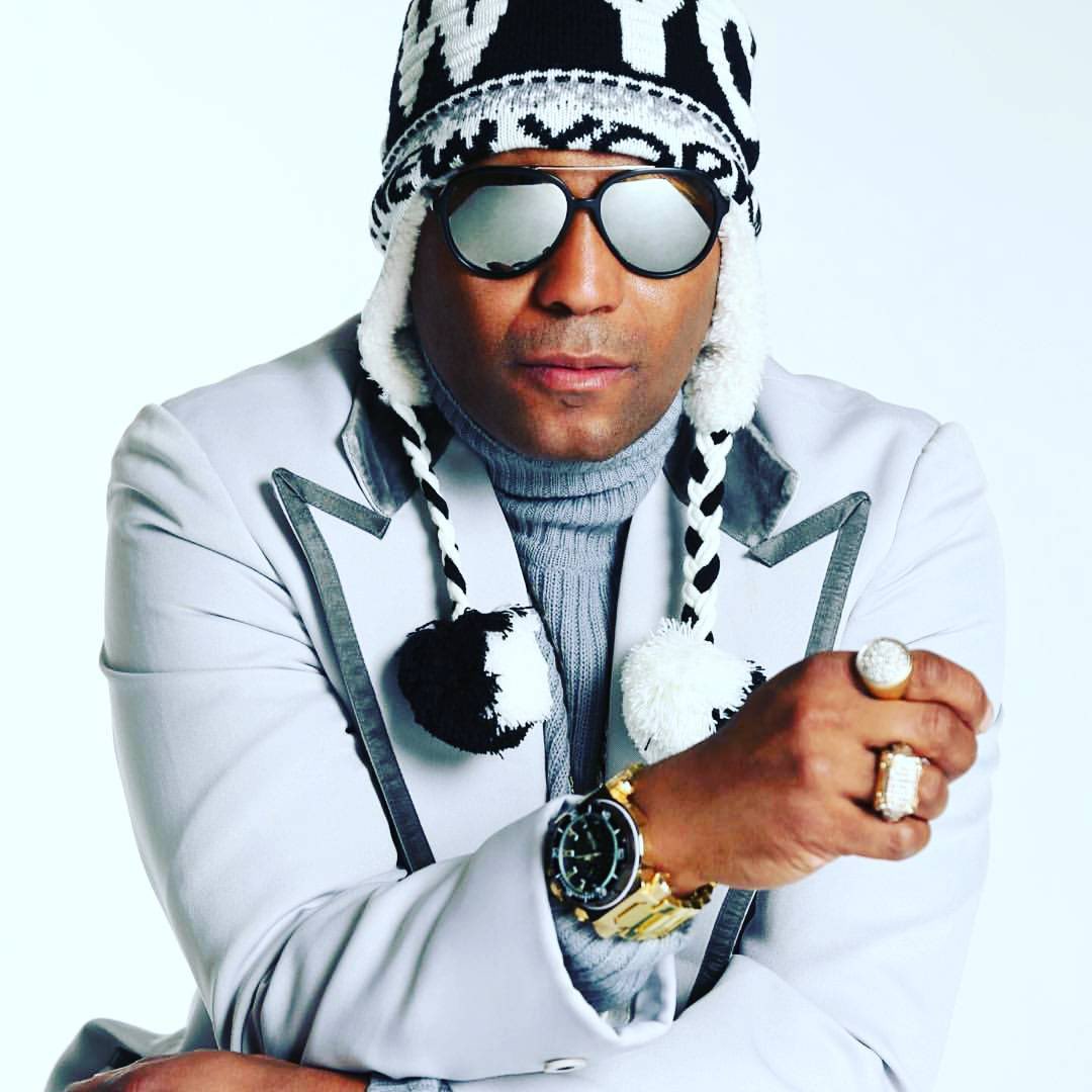 AceMahony's tweet image. Bottom line - One of the best to ever do it

This man’s been putting in work for the last 30 years

Also one of the coolest artist I’ve ever met

Whatchu you know about Kool Keith