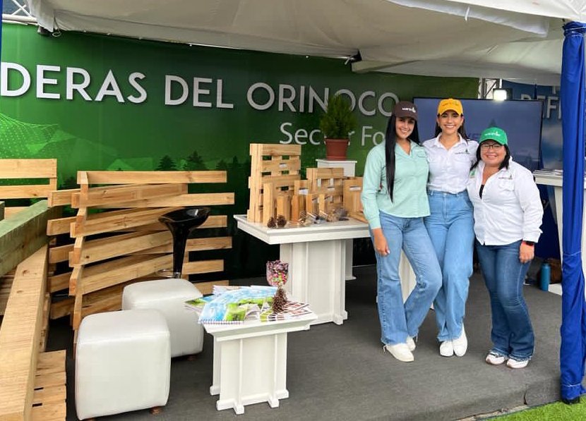 Maderas del Orinoco/<a href="/MaveturComunica/">Mavetur Comunica</a>   estuvo presente en el relanzamiento del Motor Industrial.  Espacio de encuentro en el que nos sumamos al compromiso de seguir garantizando el futuro de la madera en nuestro País. 

<a href="/NicolasMaduro/">Nicolás Maduro</a>
<a href="/TareckPSUV/">Tareck El Aissami</a> 
<a href="/IndustriasVE/">Ministerio de Industrias y Producción Nacional</a>