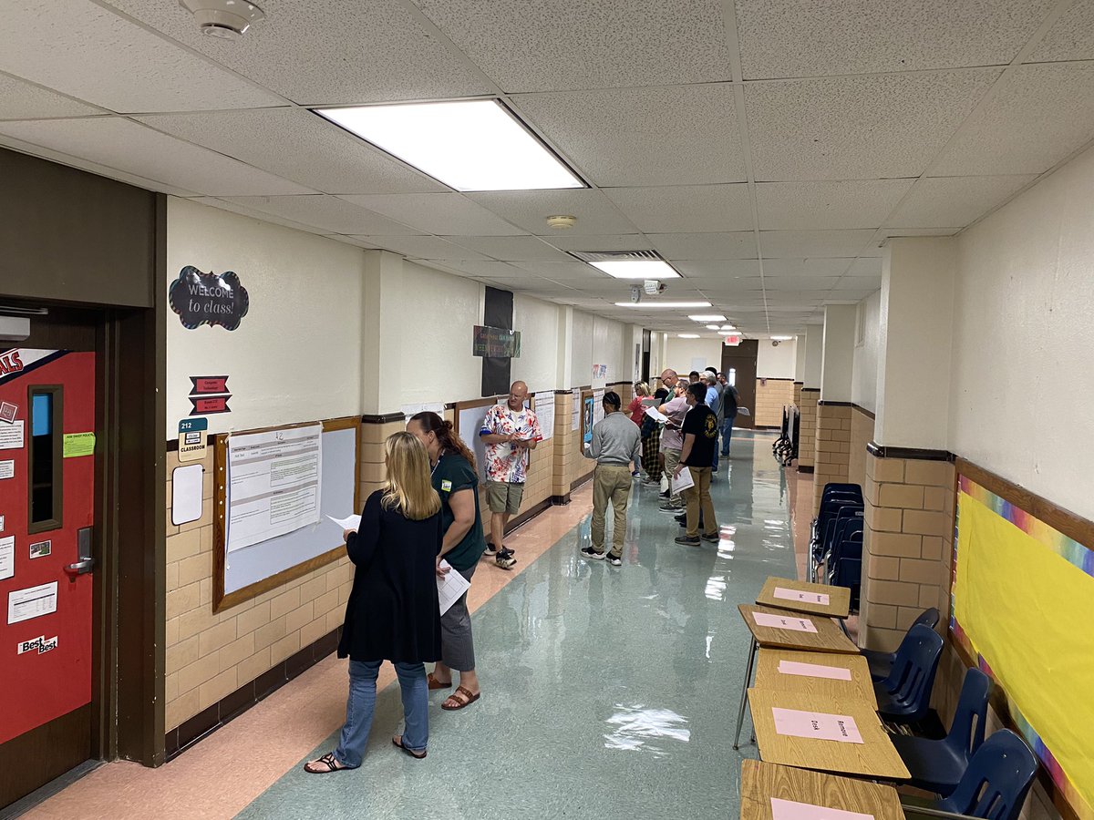 SSlead4ward's tweet photo. Having fun while getting to know staar2.0 in @galvestonisd @lead4ward https://t.co/K8jitXBrw7