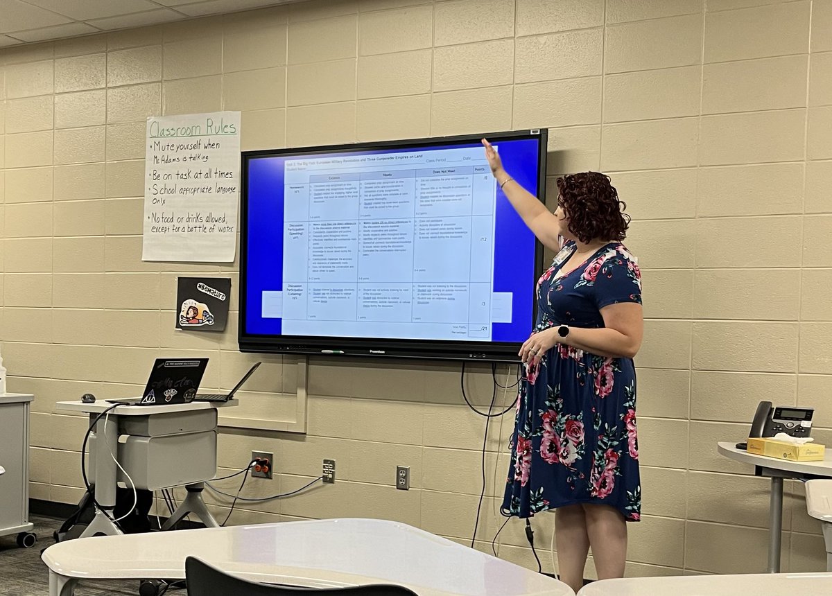 carol_urbani's tweet image. ⁦@MrsCoxWorldHist⁩ giving an assume presentation to USH teachers on alternative assessments!!  ⁦@CySpringsHS⁩ ⁦@Collins_CSHS_DI⁩ ⁦@2015CSPrincipal⁩