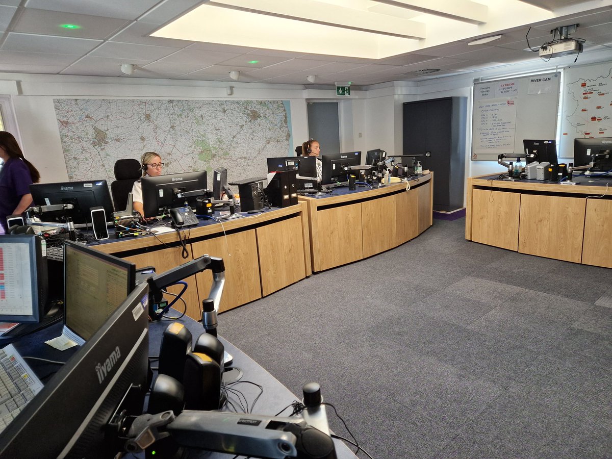 Good to catch up with colleagues in <a href="/cambsfrs/">Cambridgeshire Fire and Rescue Service</a> this morning.
Now supporting the fantastic crew in combined fire control <a href="/cambsfrs/">Cambridgeshire Fire and Rescue Service</a> <a href="/SuffolkFire/">Suffolk Fire & Rescue Service</a> on a busy afternoon.  #herosinheadsets