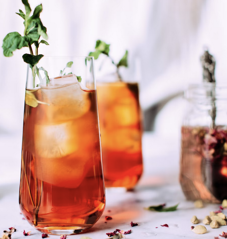 FlavourPost's tweet photo. It's hot out there! Cool down with delicious, alcohol-free cocktails for a refreshing and delightful sip🍹
Head on over to our drinks section and discover tasty aperitifs today! 

#aperitifs #alcoholfree #staycool #weekend #marketplace #flavourpost https://t.co/kklZCQFEHB