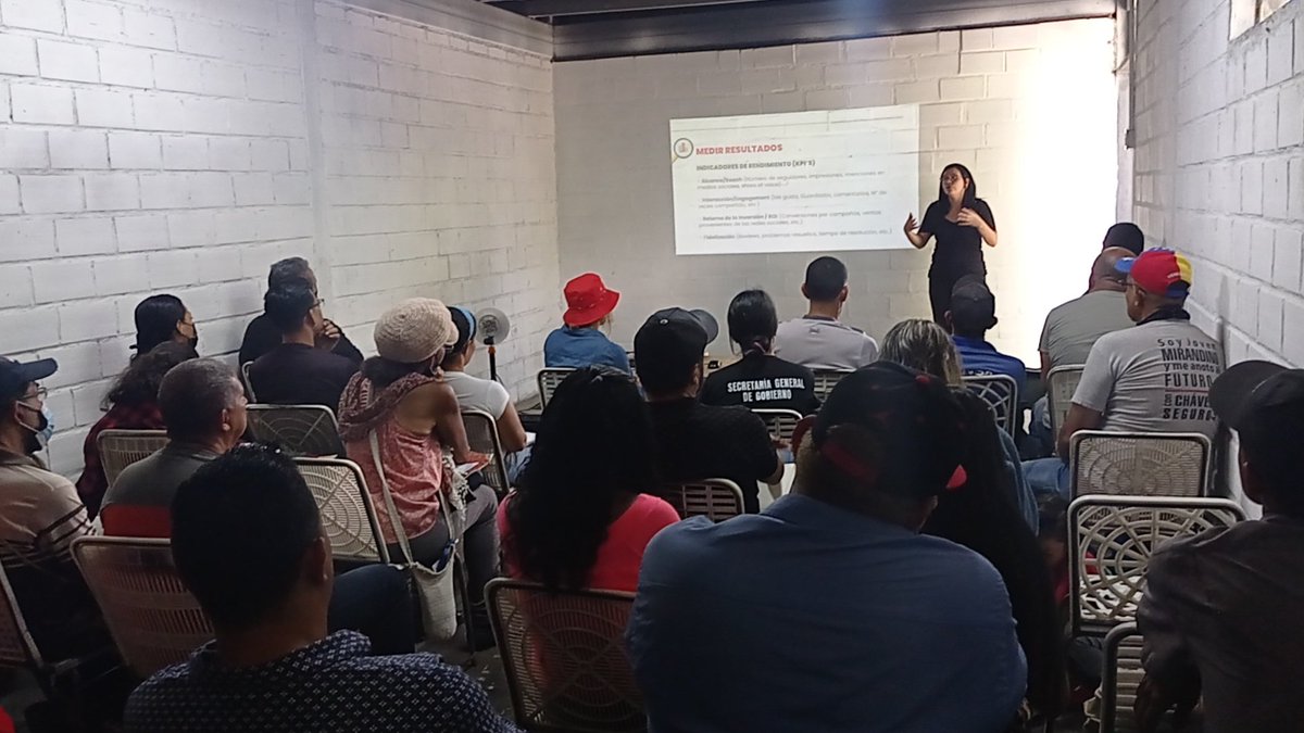 Jovany J. Quintero G. (@jovanyquintero) on Twitter photo #EnDesarrollo
II Encuentro de Medios Alternativos y Comunitarios de #Miranda (Eje Mariche-Cupira) 2.0.
✓Se realiza Taller de #RedesSociales e Introducción al #MarketingDigital para Radios y Televisoras de la Región.
<a href="/NicolasMaduro/">Nicolás Maduro</a> <a href="/Mippcivzla/">MIPPCI</a> <a href="/Conatel/">Conatel Venezuela</a> <a href="/TropaC4_HC/">TropaC4</a> <a href="/dcabellor/">Diosdado Cabello R</a> #EnDesarrollo
II Encuentro de Medios Alternativos y Comunitarios de #Miranda (Eje Mariche-Cupira) 2.0.
✓Se realiza Taller de #RedesSociales e Introducción al #MarketingDigital para Radios y Televisoras de la Región.
<a href="/NicolasMaduro/">Nicolás Maduro</a> <a href="/Mippcivzla/">MIPPCI</a> <a href="/Conatel/">Conatel Venezuela</a> <a href="/TropaC4_HC/">TropaC4</a> <a href="/dcabellor/">Diosdado Cabello R</a>