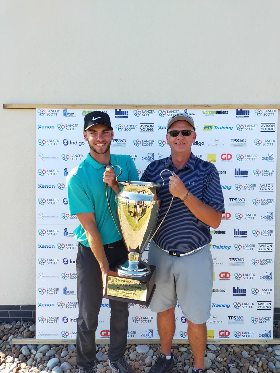 Great picture of @Jack_davidson12  & long suffering father @JonathanDavids8 .
Great win on @PGAEuroProTour  @MachynysGC