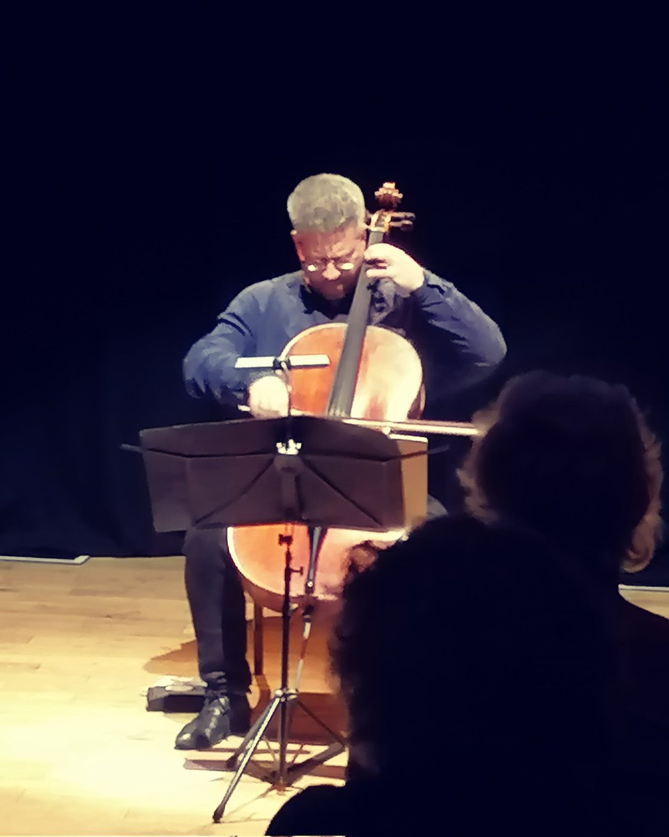 Only few tickets left for today, 2nd to last show this year!!

Come over for a musical trip around the world!
#edfringe2022 #edfringe22

tickets.edfringe.com/whats-on/cello…