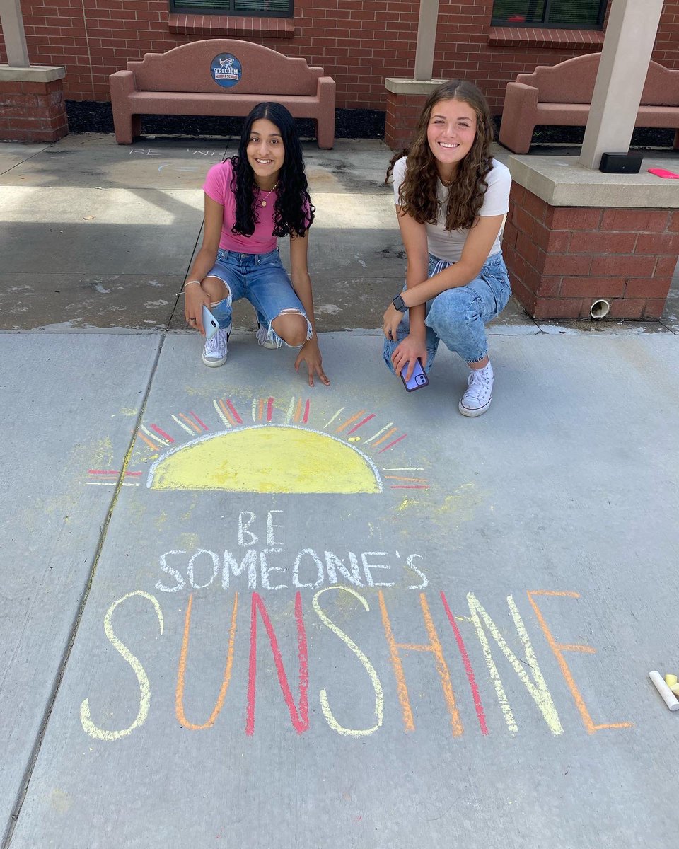 MrsLoden's tweet image. Starting our Friday off spreading some positivity! #middleschool #ccsdcares #CCSDfam #onefreedom #spreadpositivity #bekind @CherokeeSchools