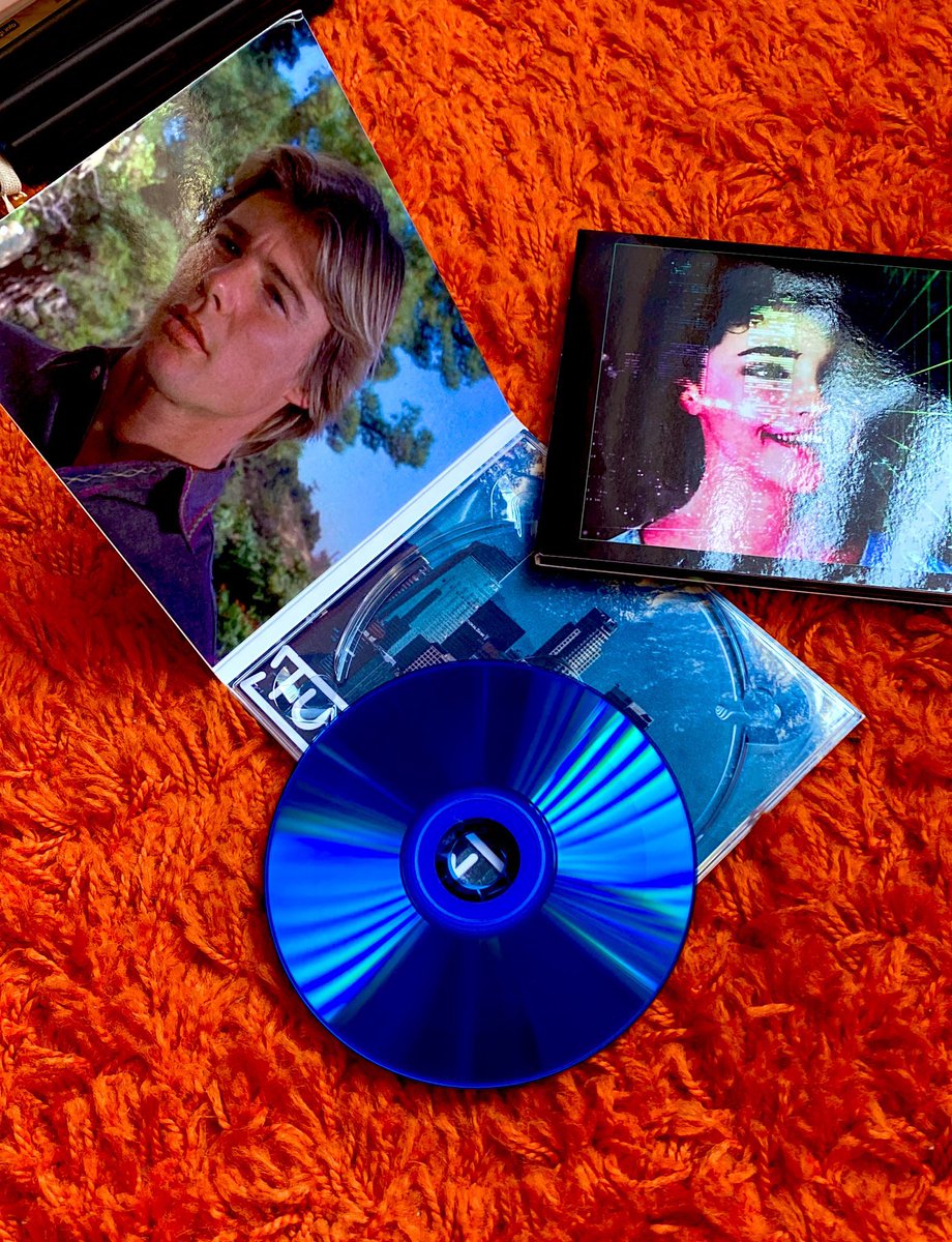MyPetFlamingoUK's tweet photo. Look at these beauties 👀
Fantastic shot by @pincho2018 of their CD copies of “Baby, I miss you” & “To you baby, with love” by @TUPPERWAVEMUSIC
https://t.co/eSToGCT4MC
#tupperwave #vaporwave #cd https://t.co/LlOCCj1Ovz