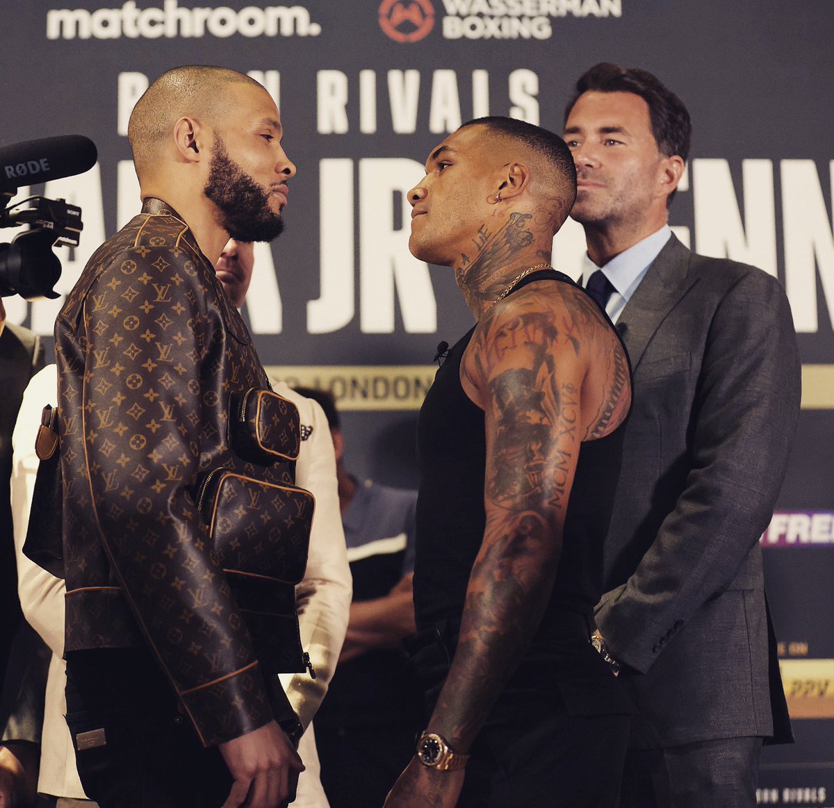 EddieHearn's tweet photo. Iconic. #EubankJrBenn @DAZNBoxing https://t.co/yrTpeliQzZ