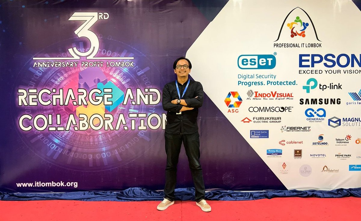 kinzdw's tweet photo. Ready for collaboration; the goodness of technology lies in the benefits derived from it. #weekendworker https://t.co/jsyykCI3Ph