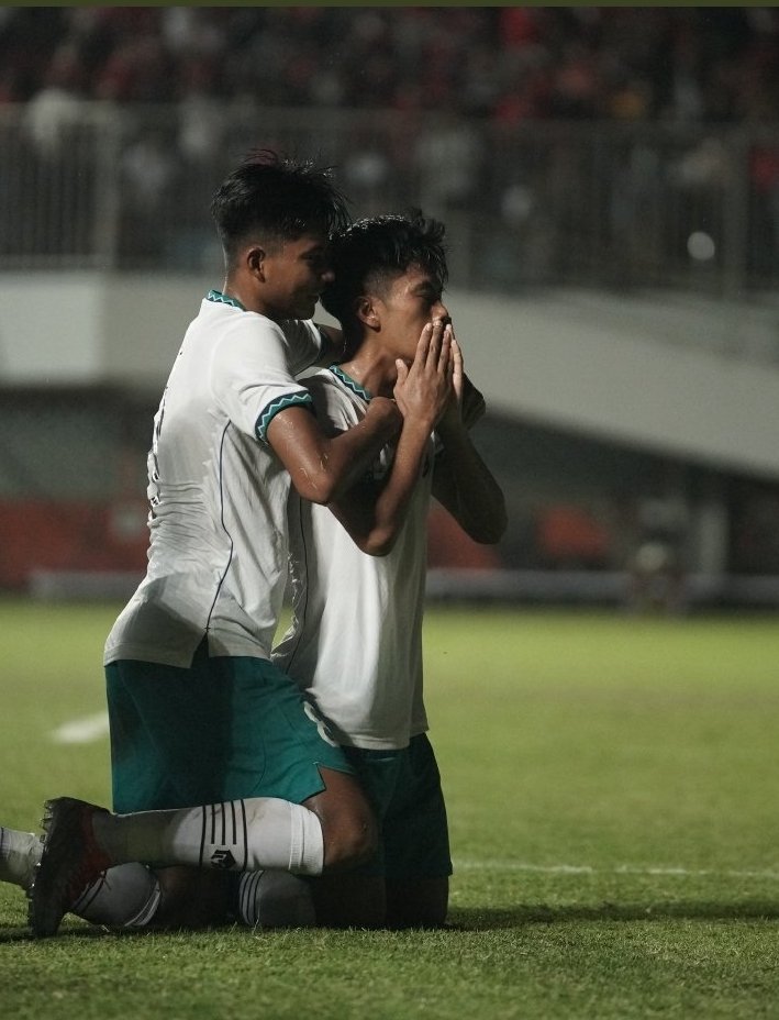 ismails41338840's tweet photo. Terimakasih pelatih Bima Sakti, Indonesia berhasil taklukan Vietnam..
Terimakasih yang telah mendukung https://t.co/hIvSsNMs25 ❤️❤️
https://t.co/ieIY6M81Pz

#IndonesiavsVietnam
#TimnasDay https://t.co/7MdJtoEclT