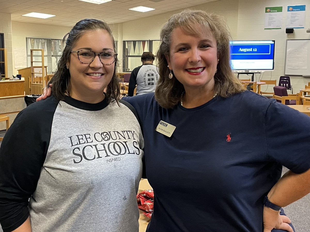 Thanks to <a href="/leecoschoolsnc/">Lee County Schools</a> for letting me come to the new teacher academy for <a href="/PENCVoice/">Professional Educators of North Carolina (PENC)</a> ! Fun to see former colleagues and a former student! 🙂🍎