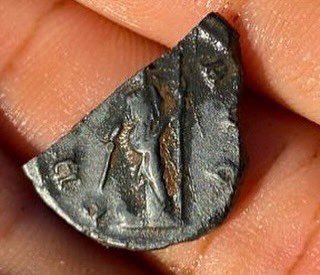 nickys_digs's tweet photo. He would have been a cracker! 💥

#roman #found #metaldetecting #metaldetectingfinds #girlswhodetect #deusii #coin #coinsofinstagram #farmland #treasure #dirtfishing #hunting @lpdetecting https://t.co/ngqkASmZtl