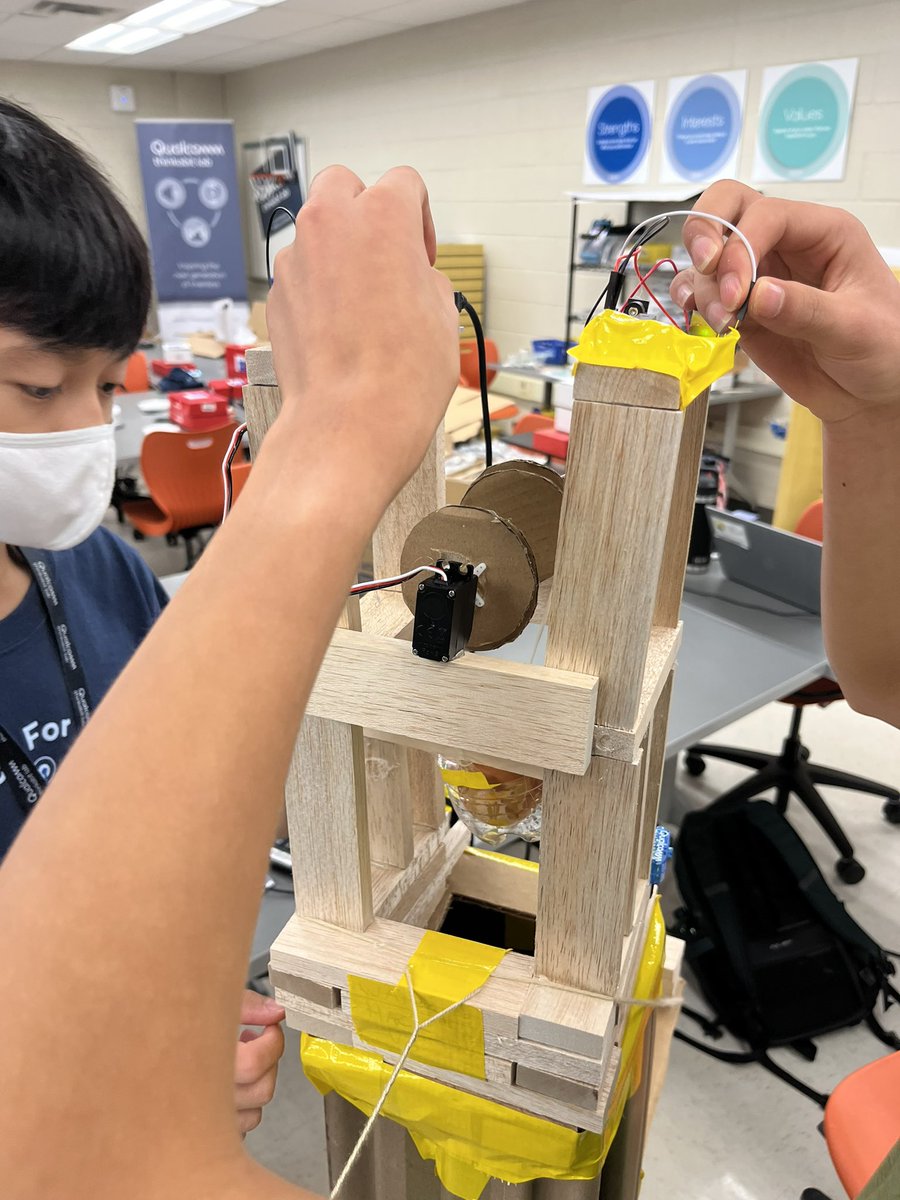 A great end to the week!  Amazing projects presented this morning in our #agtechforgood #thinkabitcamp <a href="/Qualcomm/">Qualcomm</a>forGood @Qualcomm