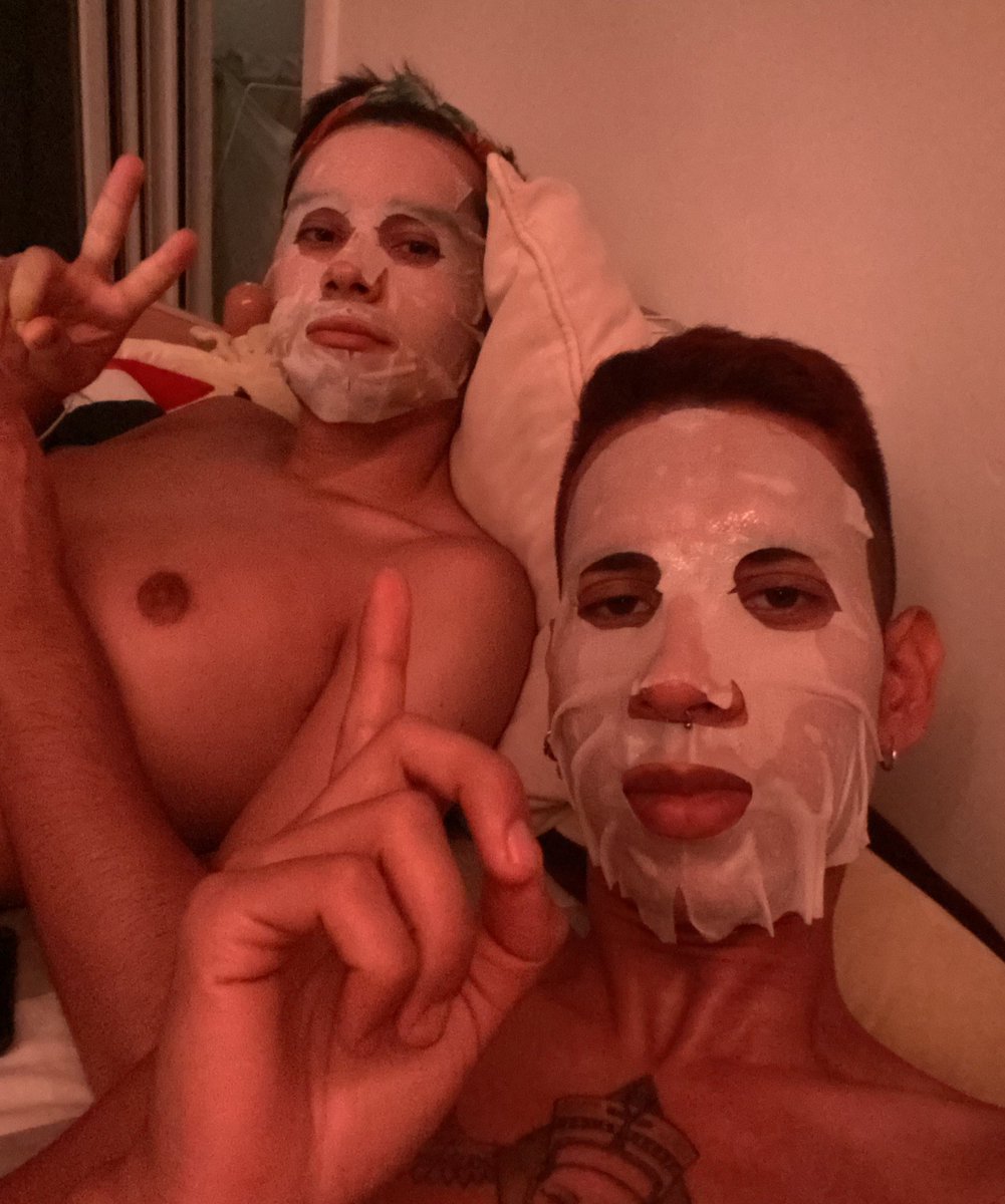 im_macoli's tweet photo. ens hem fet mascarillas🧖🏻💅🏻 https://t.co/CtBKn9OLnB