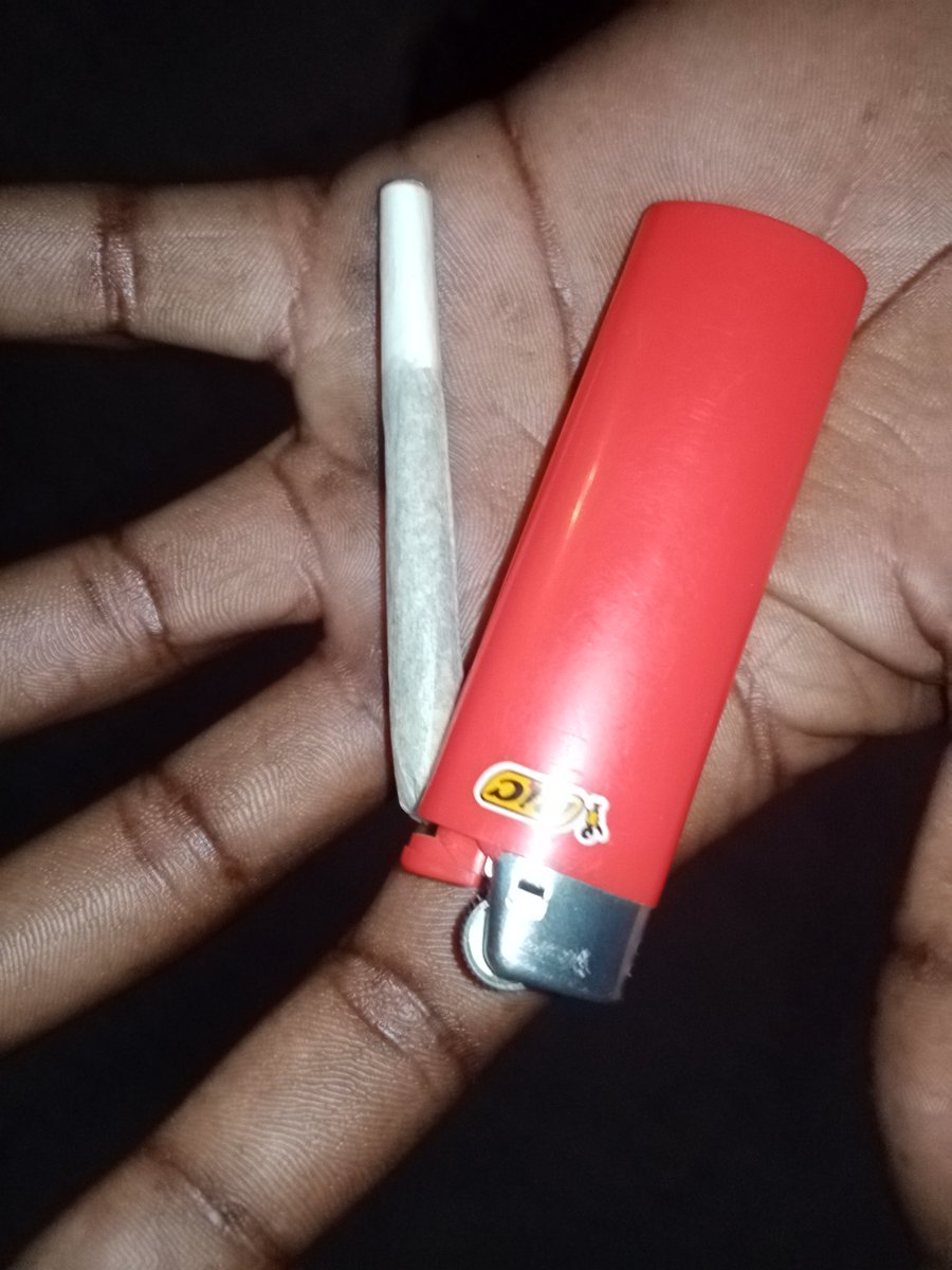 Let gerr it #puffpuffpass #Mmemberville #420community #weedconsumer #CannabisCommunity