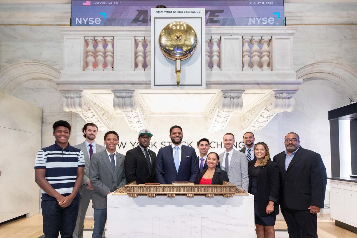 NYSE's tweet photo. “Empowering everyone with the opportunity to lead a healthy lifestyle” 💪
We were proud to welcome @ActivePlusNYC, a non-profit dedicated to improving the physical, mental, and emotional health among youth in at-risk communities #BeActivePlus 💙 https://t.co/Uv1RXNth4Q