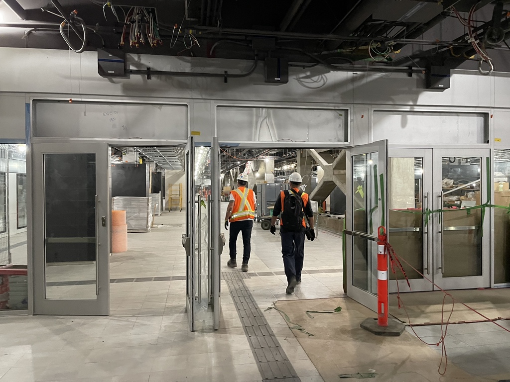 dbellerive15's tweet photo. @REMgrandmtl The station itself will be in the location of the former EXO platforms. Notice how the tile is two different colors, highlighting the location of the former trackbed, now part of the platforms. #REM #Montreal #TransitProjects https://t.co/L1Jr9JDN1h