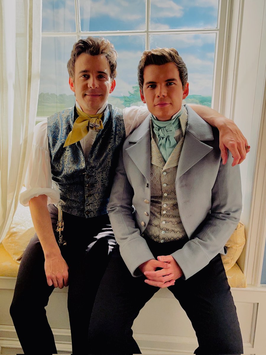 mabeImunroe's tweet photo. meu conceito favorito: behind the scenes de luke² https://t.co/QQOXfGdlu4