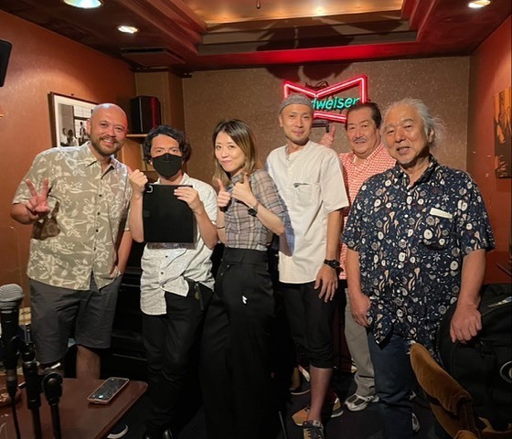 Stopped by my old stomping grounds Crazy Love jazz club in my neighborhood tonight, and what are the odds, my friend Ryoichi was playing bass! The other cats I the band were swinging too. A nice night of music. Got to play a tune at the end too. 

久し… instagr.am/p/ChKfQU9P-ta/